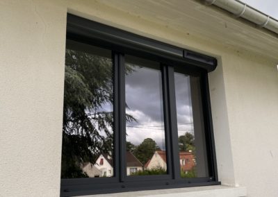 Menuiseries gris anthracite (UNO)